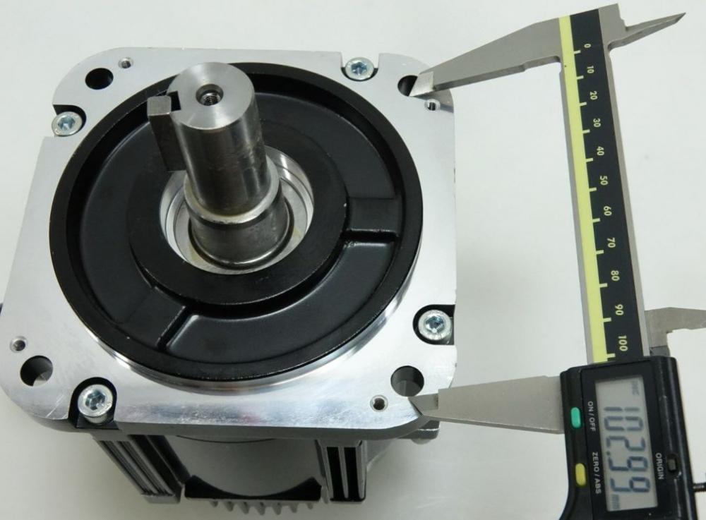 Yaskawa серводвигатель SGMGV-13ADC61