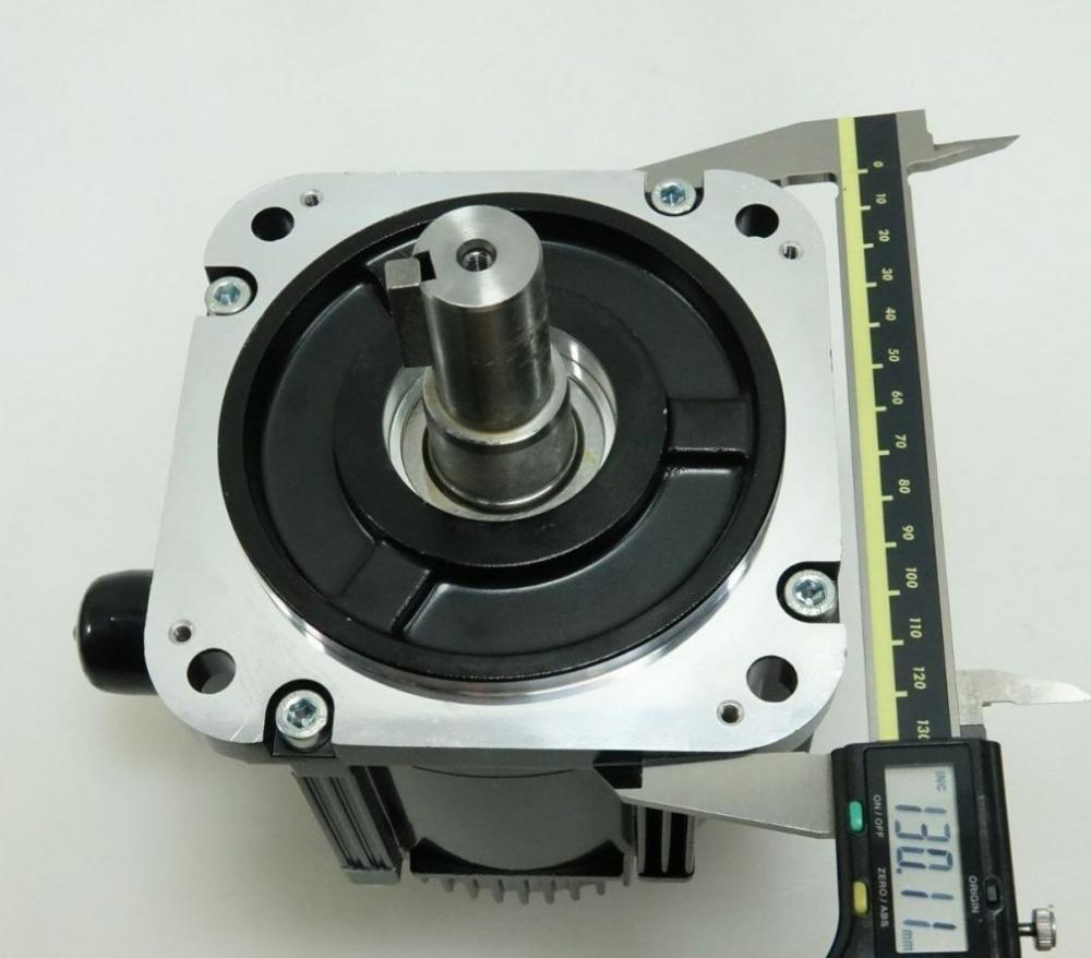 Yaskawa серводвигатель SGMGV-13ADC61