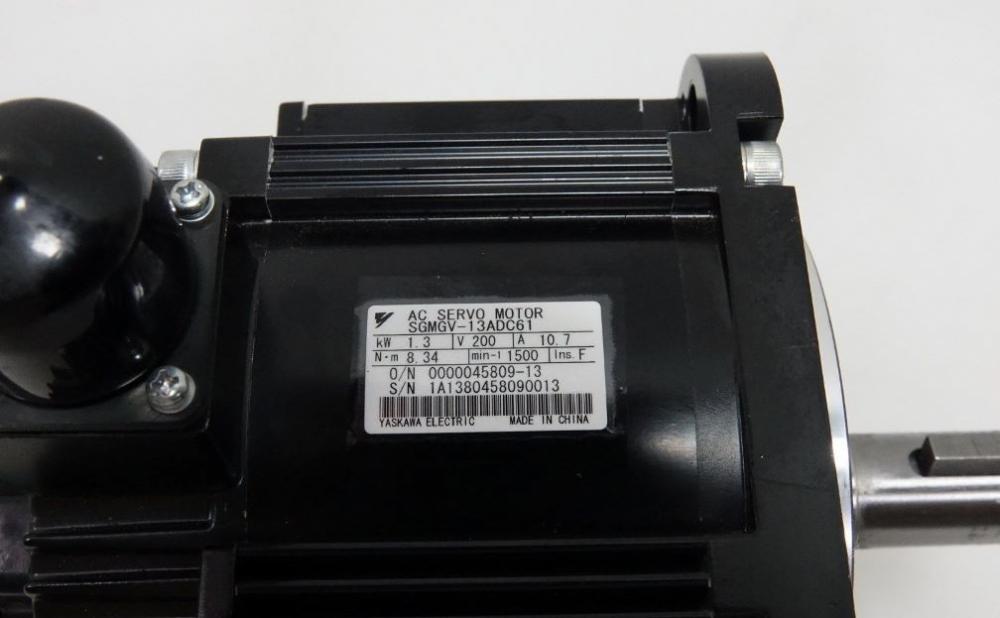 Yaskawa серводвигатель SGMGV-13ADC61