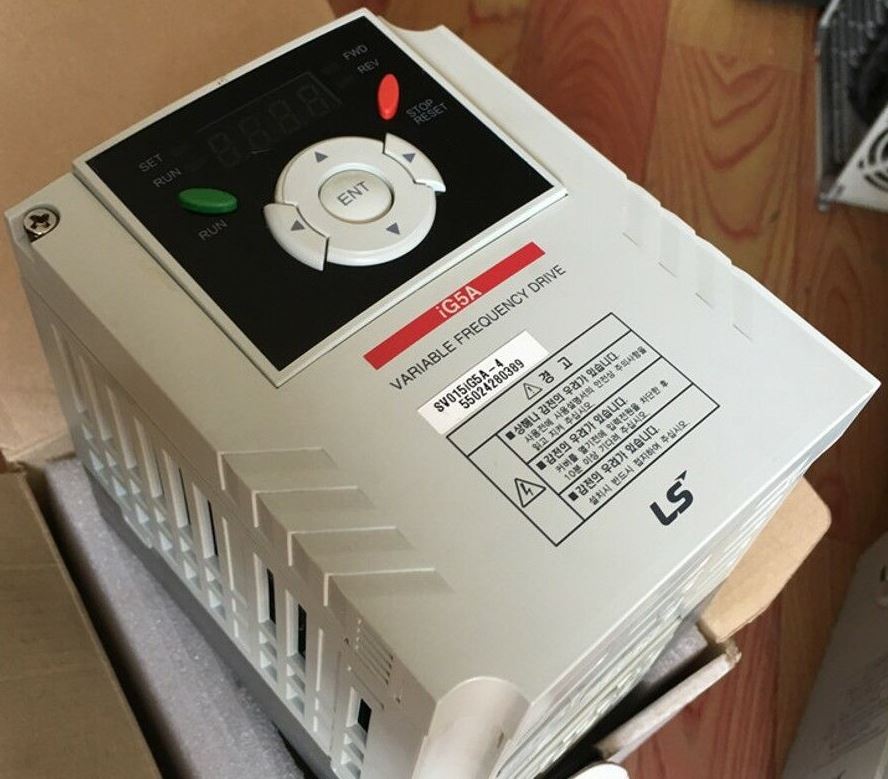 Инвертор LS SV015IG5A-4 1.5KW