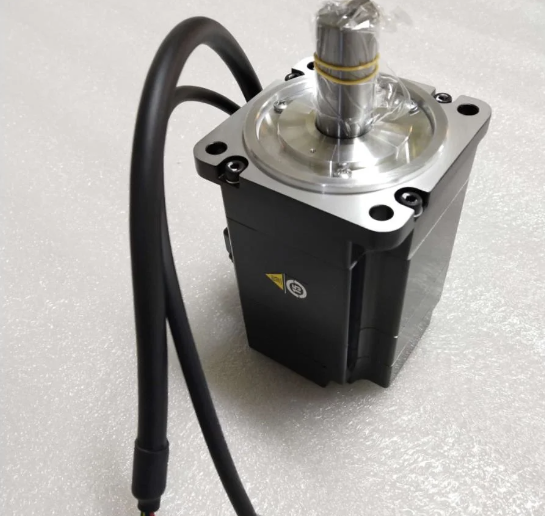 Серводвигатель YASKAWA SGM7J-08A7C6S